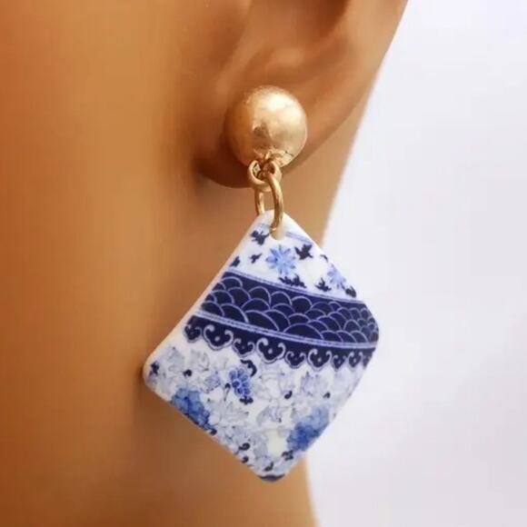 Chinoiserie Blue and White Earrings - Picture 2 of 2
